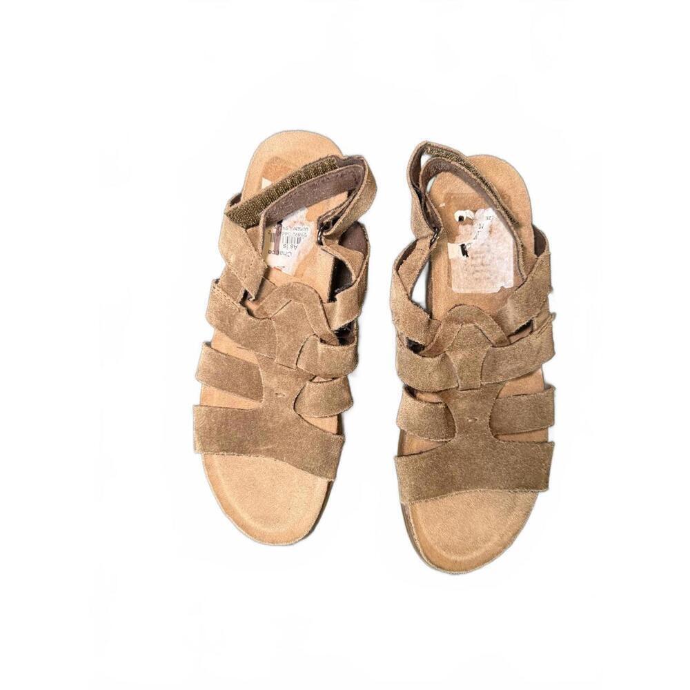Munro New Suede Strappy Sandals in Tan, size 6
